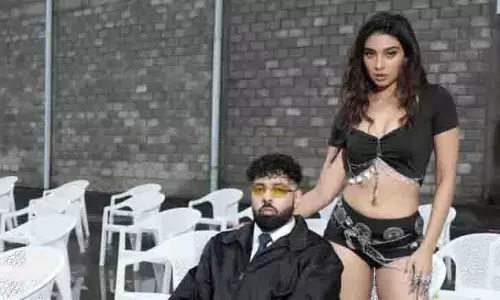 ‘Kokana’ गाने में नताशा भारद्वाज का जादू, बादशाह ने किया खुलासा ‘Kokana’ गाने में नताशा भारद्वाज का जादू, बादशाह ने किया खुलासा