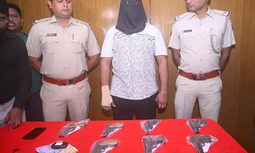 10 सेमी-ऑटोमैटिक पिस्टल लेकर घूमते शेख नदीम गिरफ्तार, 18 जिंदा कारतूस जब्त 10 सेमी-ऑटोमैटिक पिस्टल लेकर घूमते शेख नदीम गिरफ्तार, 18 जिंदा कारतूस जब्त