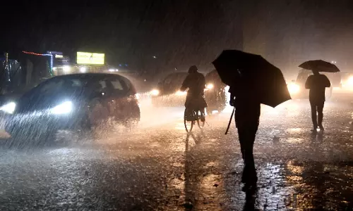 Mumbai में भारी बारिश, आईएमडी ने रेड अलर्ट जारी किया