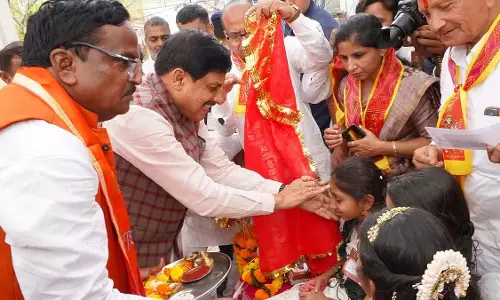 उज्जैन में सप्तमी पर सामूहिक कन्या पूजन में 25 हजार से अधिक कन्याओं का पूजन; विश्व रिकॉर्ड बना उज्जैन में सप्तमी पर सामूहिक कन्या पूजन में 25 हजार से अधिक कन्याओं का पूजन; विश्व रिकॉर्ड बना