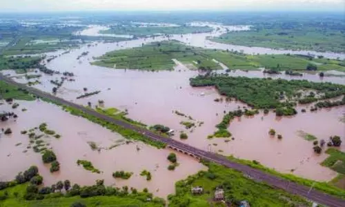 Solapur, मराठवाड़ा अस्तबल; बांध का जलस्तर बढ़ने पर नागरिकों को निकाला गया Solapur, मराठवाड़ा अस्तबल; बांध का जलस्तर बढ़ने पर नागरिकों को निकाला गया
