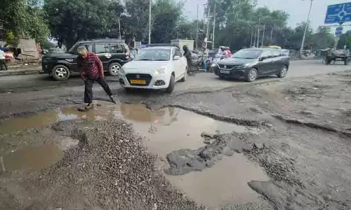 Chandigarh MC ने सड़क निर्माण की ‘दोष दायित्व अवधि’ बढ़ाई Chandigarh MC ने सड़क निर्माण की ‘दोष दायित्व अवधि’ बढ़ाई