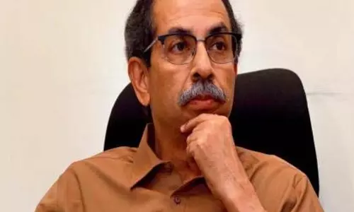 सरकार को कर्ज की गारंटी लेकर किसानों को कर्ज मुक्त बनाना चाहिए: Uddhav Thackeray