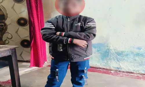 CG: नो-एंट्री जोन में घुसे डंपर से 7 वर्षीय बच्चा घायल, भीड़ ने की जमकर तोड़फोड़ CG: नो-एंट्री जोन में घुसे डंपर से 7 वर्षीय बच्चा घायल, भीड़ ने की जमकर तोड़फोड़