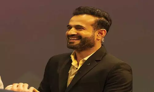 फ्लाइट लैंड करा दी बुमराह ने, इरफान पठान ने हारिस रऊफ पर कसा तंज फ्लाइट लैंड करा दी बुमराह ने, इरफान पठान ने हारिस रऊफ पर कसा तंज