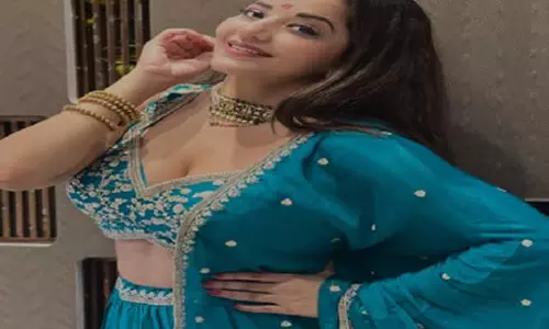 नवरात्रि पर मोनालिसा का ट्रेडिशनल अवतार, लहंगे में लूट ली लाइमलाइट नवरात्रि पर मोनालिसा का ट्रेडिशनल अवतार, लहंगे में लूट ली लाइमलाइट