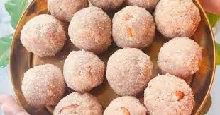 Recipe: मखाना और नारियल के ये लड्डू कमजोर हड्डियों में फूंक देंगे जान Recipe: मखाना और नारियल के ये लड्डू कमजोर हड्डियों में फूंक देंगे जान