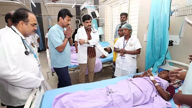 सरकार की उत्कृष्ट कार्रवाई के कारण कई लोगों की जान बच गई: करूर जिला कलेक्टर सरकार की उत्कृष्ट कार्रवाई के कारण कई लोगों की जान बच गई: करूर जिला कलेक्टर
