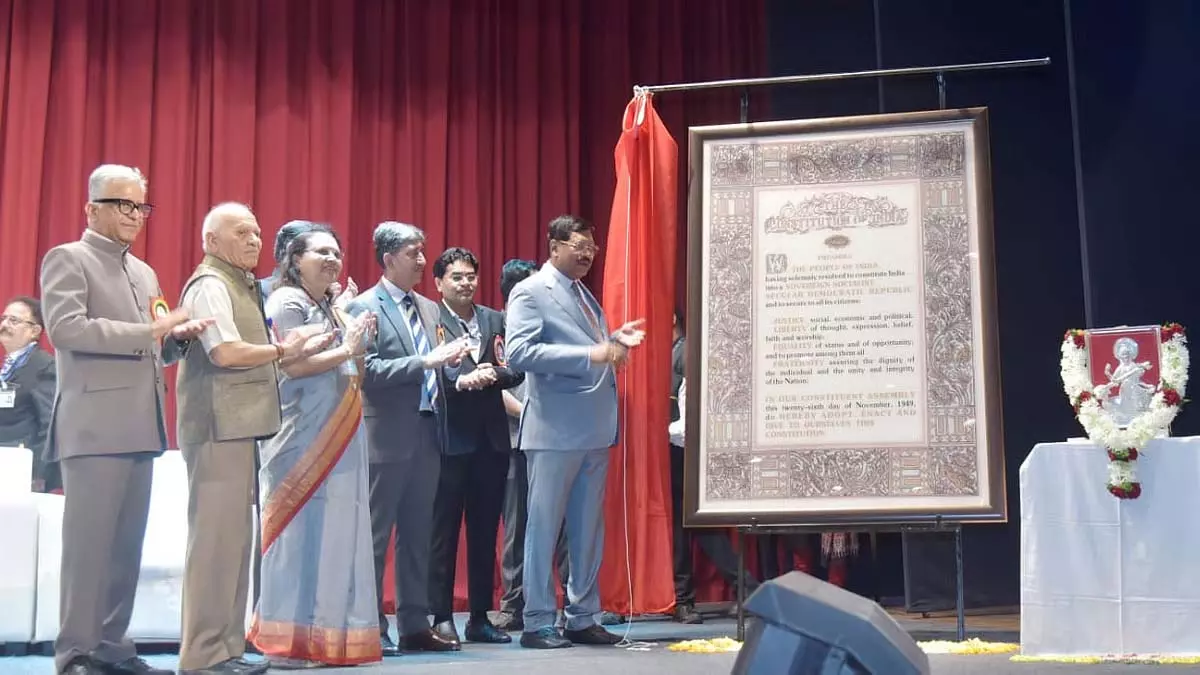 Nashik : सीजेआई भूषण गवई ने एनबीटी लॉ कॉलेज का दौरा किया Nashik : सीजेआई भूषण गवई ने एनबीटी लॉ कॉलेज का दौरा किया