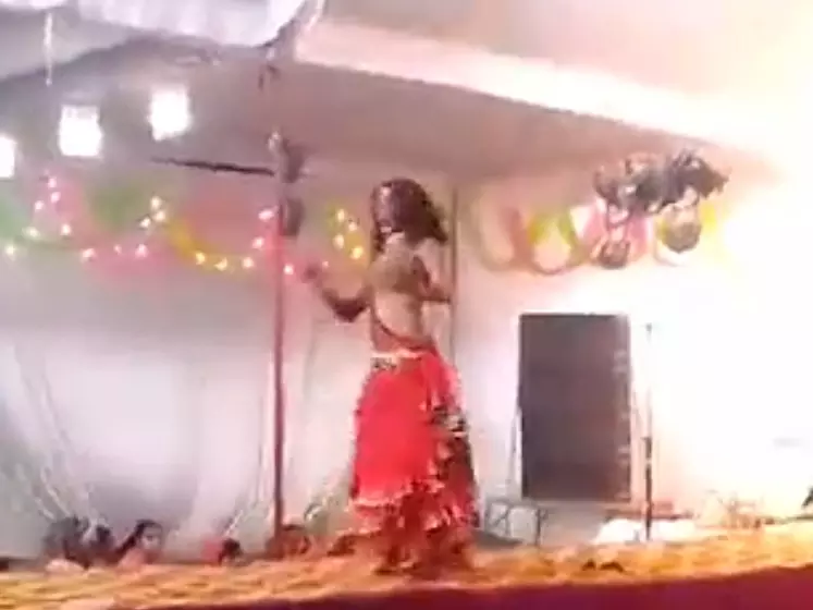 Kanpur Dehat: धार्मिक आयोजन में अश्लीलता, रामलीला पर विवाद Kanpur Dehat: धार्मिक आयोजन में अश्लीलता, रामलीला पर विवाद