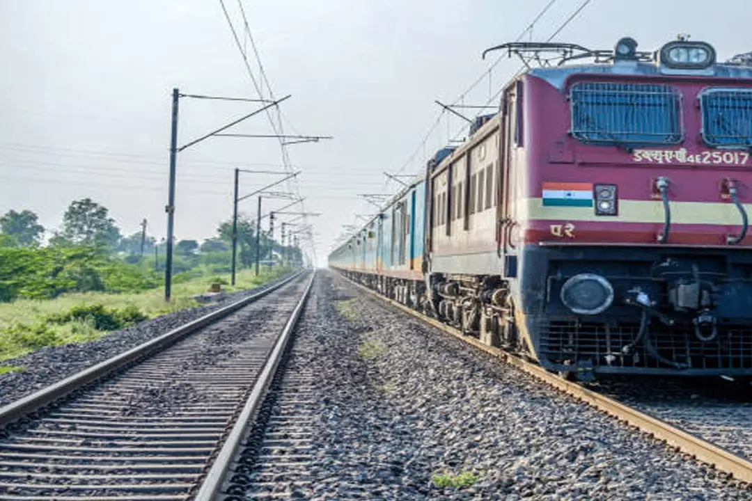 रेलवे ने छठ पूजा को लेकर किया बड़ा ऐलान, 7 ट्रेनों को हरी झंडी रेलवे ने छठ पूजा को लेकर किया बड़ा ऐलान, 7 ट्रेनों को हरी झंडी