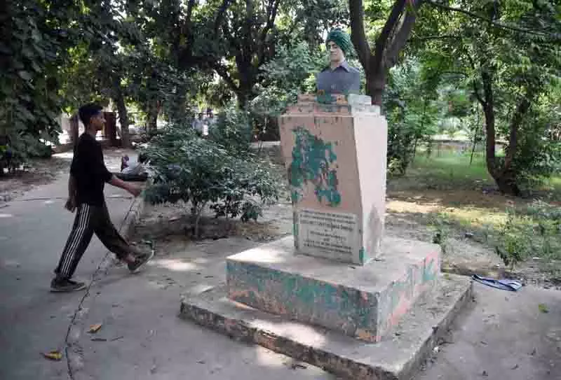 भूला हुआ नायक, भूला हुआ बगीचा, Ludhiana का छत्तर सिंह पार्क भूला हुआ नायक, भूला हुआ बगीचा, Ludhiana का छत्तर सिंह पार्क