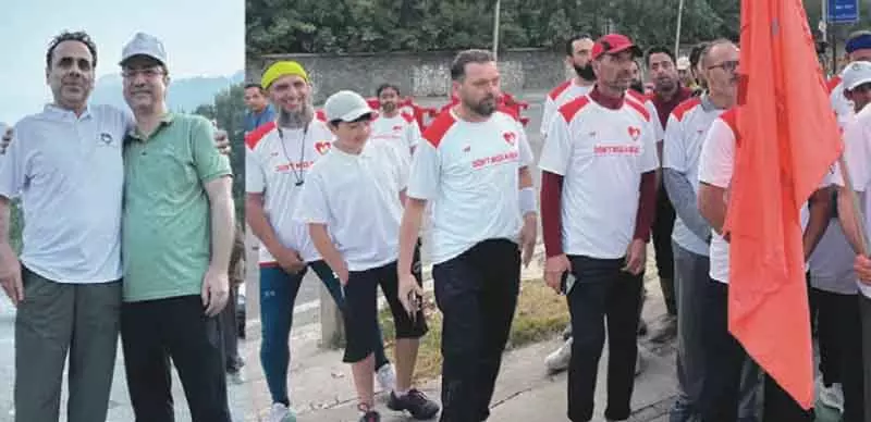 SKIMS सौरा और सेव हार्ट कश्मीर ने स्वस्थ हृदय के लिए दौड़ का आयोजन किया SKIMS सौरा और सेव हार्ट कश्मीर ने स्वस्थ हृदय के लिए दौड़ का आयोजन किया