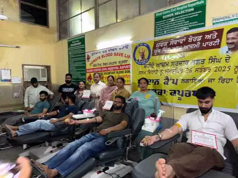 Jalandhar: शहीद भगत सिंह को श्रद्धांजलि अर्पित Jalandhar: शहीद भगत सिंह को श्रद्धांजलि अर्पित