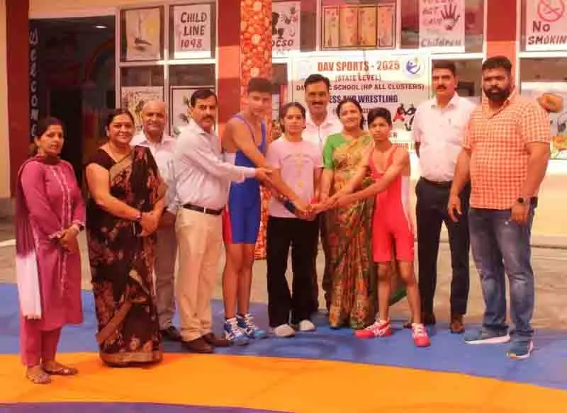 आलमपुर के DAV स्कूल में राज्य स्तरीय कुश्ती, शतरंज टूर्नामेंट का उद्घाटन आलमपुर के DAV स्कूल में राज्य स्तरीय कुश्ती, शतरंज टूर्नामेंट का उद्घाटन