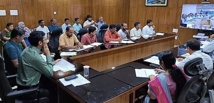 Raichur : फसल और मकान क्षति सर्वेक्षण के लिए नोटिस Raichur : फसल और मकान क्षति सर्वेक्षण के लिए नोटिस