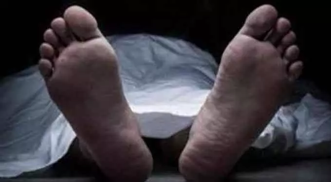 पति द्वारा यात्रा के लिए 40 रुपये देने से इनकार करने पर महिला ने फांसी लगा ली पति द्वारा यात्रा के लिए 40 रुपये देने से इनकार करने पर महिला ने फांसी लगा ली