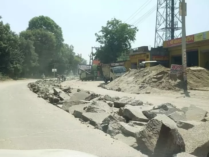 Farrukhabad: पांचाल घाट निर्माण में देरी, आमजन को परेशानी Farrukhabad: पांचाल घाट निर्माण में देरी, आमजन को परेशानी