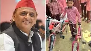 Sitapur: अखिलेश यादव को छू गया मासूम का संघर्ष Sitapur: अखिलेश यादव को छू गया मासूम का संघर्ष