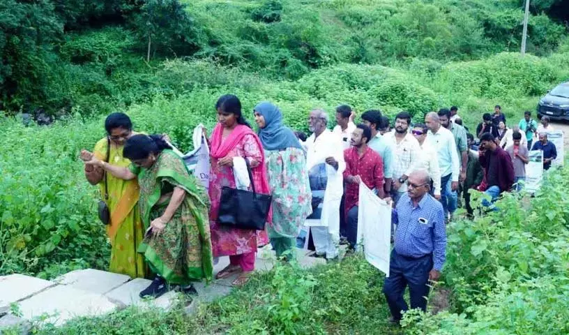 एडुपयालु में Manjira River विश्व नदी दिवस की भावना को प्रतिध्वनित करती है एडुपयालु में Manjira River विश्व नदी दिवस की भावना को प्रतिध्वनित करती है