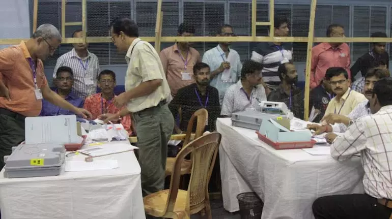 केरल विधानसभा ने राज्य में SIR के खिलाफ सर्वसम्मति से प्रस्ताव पारित किया केरल विधानसभा ने राज्य में SIR के खिलाफ सर्वसम्मति से प्रस्ताव पारित किया