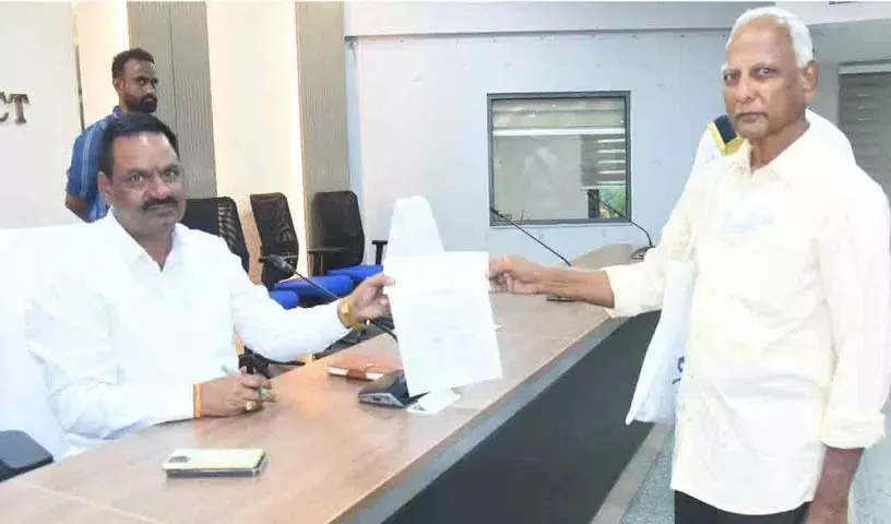 Retired सरकारी शिक्षक ने प्रधानमंत्री राहत कोष में दान दिया Retired सरकारी शिक्षक ने प्रधानमंत्री राहत कोष में दान दिया