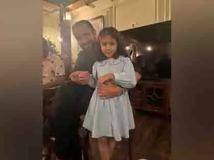 इनाया हुईं 8 साल की, ‘मामी’ करीना ने शेयर की खास तस्वीरें इनाया हुईं 8 साल की, ‘मामी’ करीना ने शेयर की खास तस्वीरें