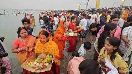 दिल्ली में यमुना के दोनों किनारों पर छठ पूजा के लिए होंगे इंतजाम, सीएम ने की तैयारियों की समीक्षा दिल्ली में यमुना के दोनों किनारों पर छठ पूजा के लिए होंगे इंतजाम, सीएम ने की तैयारियों की समीक्षा