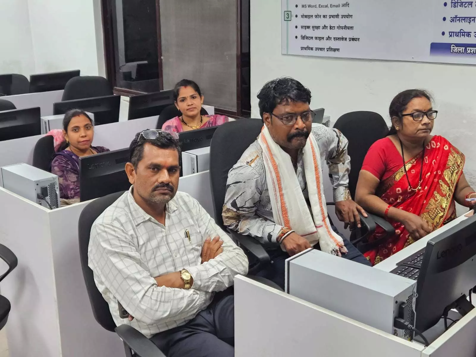 प्रोजेक्ट दक्षः हम होंगे स्मार्ट: कर्मचारियों को मिल रहा डिजिटल दक्षता का प्रशिक्षण प्रोजेक्ट दक्षः हम होंगे स्मार्ट: कर्मचारियों को मिल रहा डिजिटल दक्षता का प्रशिक्षण