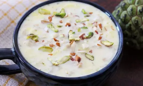 Sitaphal Rabri: नवरात्रि में इस मिठाई से मनाएं देवी मां को भोग Sitaphal Rabri: नवरात्रि में इस मिठाई से मनाएं देवी मां को भोग