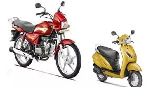 एक्टिवा और स्प्लेंडर खरीदने का बेहतरीन मौका, कीमतों में भारी गिरावट एक्टिवा और स्प्लेंडर खरीदने का बेहतरीन मौका, कीमतों में भारी गिरावट