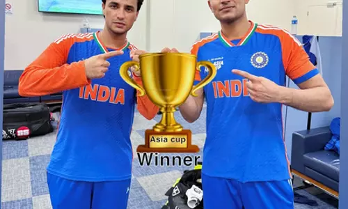 ऑपरेशन व्हाइट बॉल : एआई सेलिब्रेशन के साथ सूर्यकुमार यादव ने मोहसिन नकवी को दिखाया आईना ऑपरेशन व्हाइट बॉल : एआई सेलिब्रेशन के साथ सूर्यकुमार यादव ने मोहसिन नकवी को दिखाया आईना