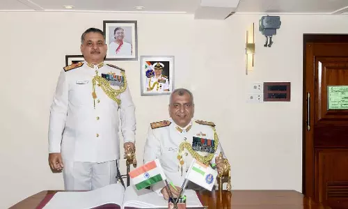 Mumbai : रियर एडमिरल विवेक दहिया ने भारतीय नौसेना के पश्चिमी बेड़े की कमान संभाली