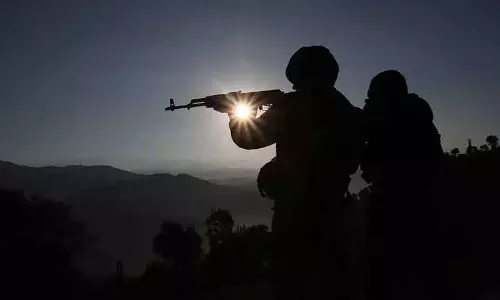 केरन सेक्टर में नियंत्रण रेखा पर घुसपैठ कर रहे 2 आतंकवादी मारे गए: सेना