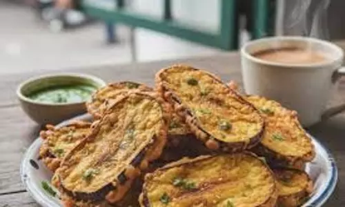 Durga Puja Special Beguni Recipe: बेगुनी के बिना अधूरी है दुर्गा पूजा की थाली, जानिए इस खास प्रसाद को बनाने की विधि Durga Puja Special Beguni Recipe: बेगुनी के बिना अधूरी है दुर्गा पूजा की थाली, जानिए इस खास प्रसाद को बनाने की विधि
