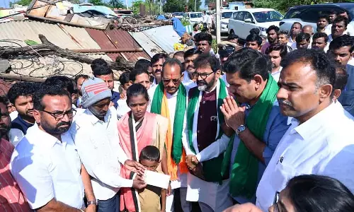 Bidar : विजयेंद्र, चलावाडी नारायणस्वामी ने बाढ़ प्रभावित इलाकों का दौरा किया