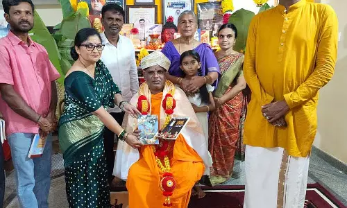 घर की बजाय स्कूल में मोबाइल ही पहला पाठ है: शिवारा उमेश चिंतित