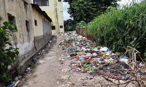 Channapatna : एक संपर्क सड़क जो लोगों के काम की नही