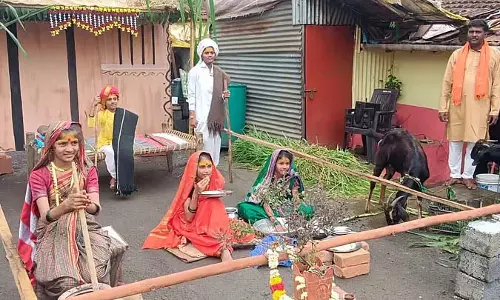 Haliyal : दुर्गा दौड़ा समिति द्वारा दुर्गा देवी जुलूस Haliyal : दुर्गा दौड़ा समिति द्वारा दुर्गा देवी जुलूस