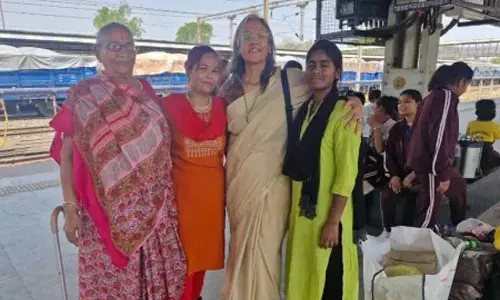 Katni: समाज सेवा की मिसाल बनीं माँ समान महिला Katni: समाज सेवा की मिसाल बनीं माँ समान महिला