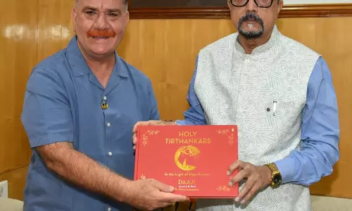 राज्यपाल डेका से हार्टफुलनेस संस्थान के डायरेक्टर चॉवला ने की भेंट