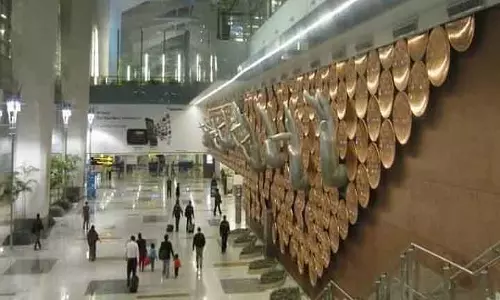 भारतीय हवाई अड्डों और दिल्ली के 400 स्कूलों को मिली फर्जी बम धमकी