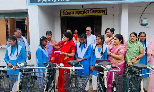 हाई स्कूल तरसीवां में निःशुल्क साइकिल वितरित