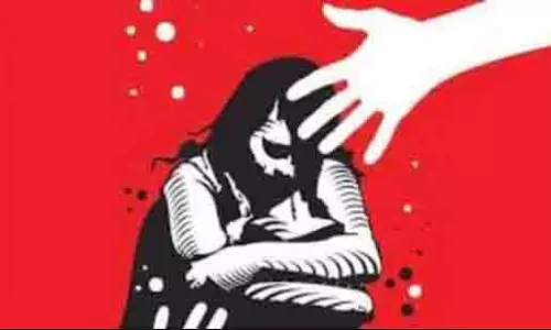 Ludhiana: नाबालिग ने लगाया बलात्कार का आरोप, तांत्रिक के बेटे पर मामला दर्ज Ludhiana: नाबालिग ने लगाया बलात्कार का आरोप, तांत्रिक के बेटे पर मामला दर्ज