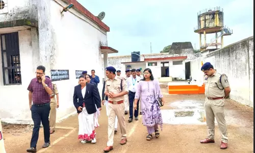 अंडर ट्रायल रिव्यू कमेटी ने किया जिला जेल का निरीक्षण अंडर ट्रायल रिव्यू कमेटी ने किया जिला जेल का निरीक्षण