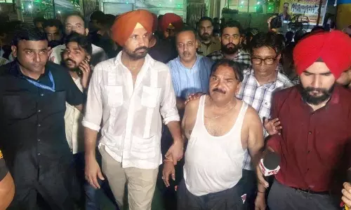 आंदोलन के कारण 5 घंटे तक Dola Yatra बाधित रहने पर पैनल ने दरेसी मेला ठेकेदार पर कार्रवाई की आंदोलन के कारण 5 घंटे तक Dola Yatra बाधित रहने पर पैनल ने दरेसी मेला ठेकेदार पर कार्रवाई की