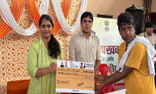 Ganganagar: जिला कलेक्टर ने शहरी सेवा शिविर में अधिकारियों को दिए दिशा-निर्देश