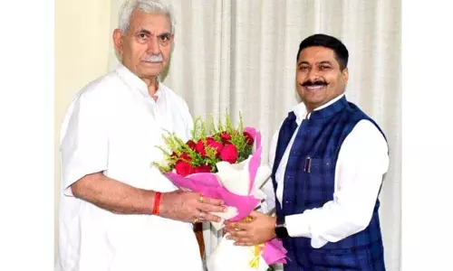 Gaurav ने एलजी से मुलाकात की, जम्मू में पर्यटन को बढ़ावा देने की अपील की