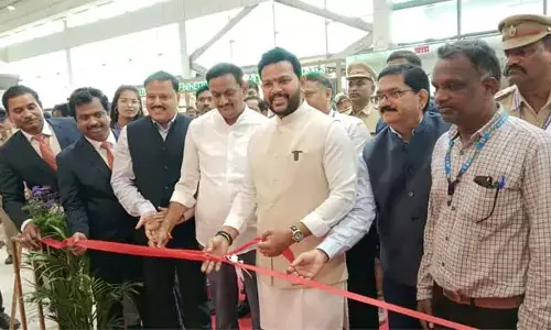 Andhra : केंद्रीय मंत्री ने विजयवाड़ा हवाईअड्डे पर उड़ान यात्री कैफे का उद्घाटन किया