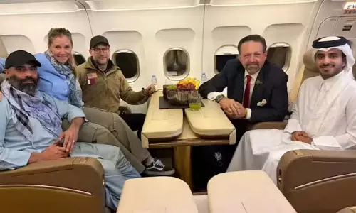 Taliban ने अचानक एक अमेरिकी को क्यों जाने दिया और ऐसा किसने करवाया?
